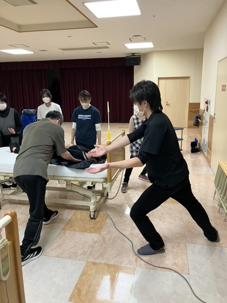 【青森の特養】介護技術向上の取り組み｜福祉用具ケア委員会で安全・快適なケアを学び合いました｜寿幸園（青森市）