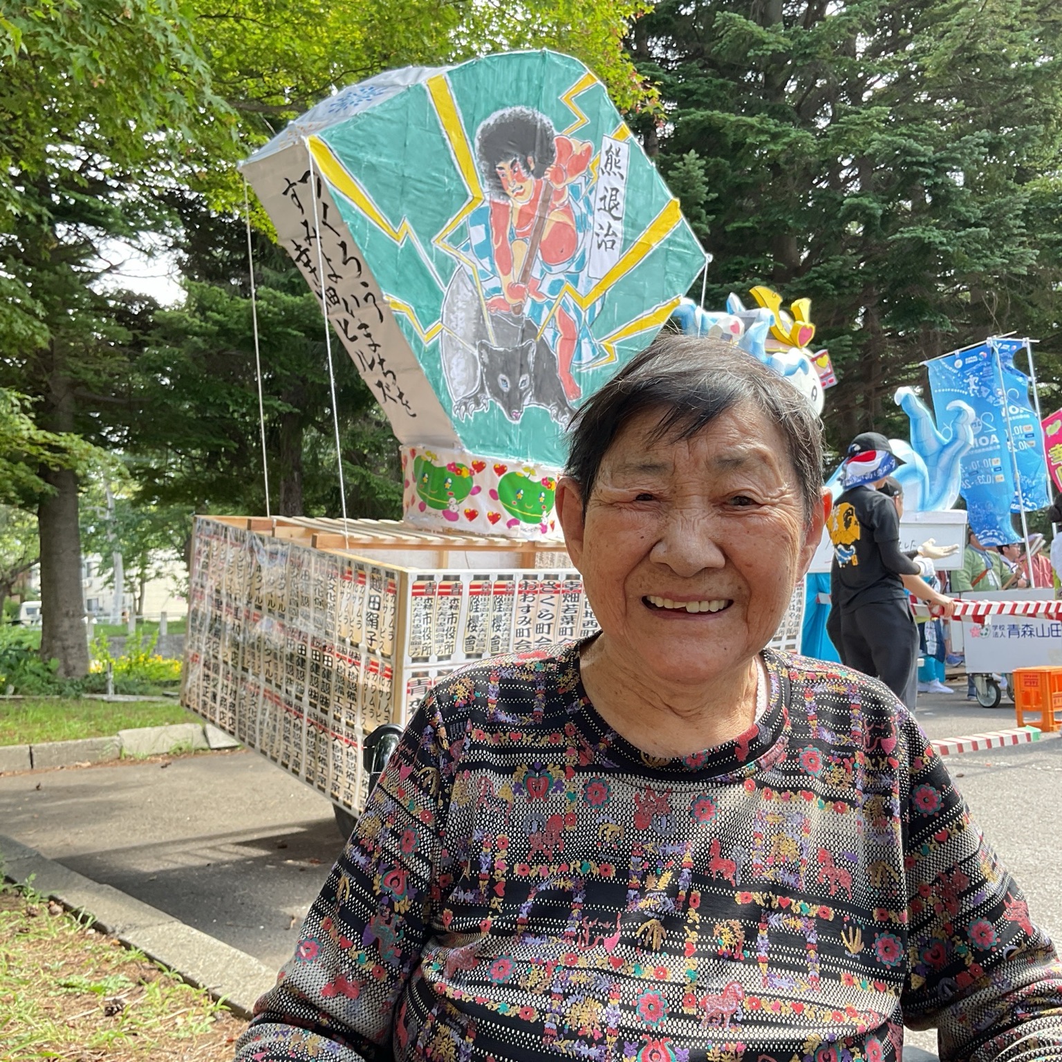 幸畑ヒルズねぶた祭りを楽しむ正寿園の入居者様